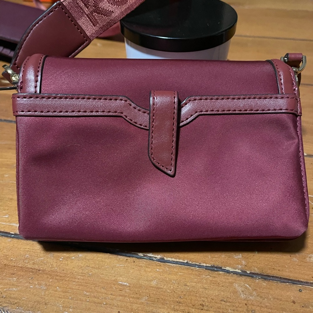 michael kors crossbody wallet